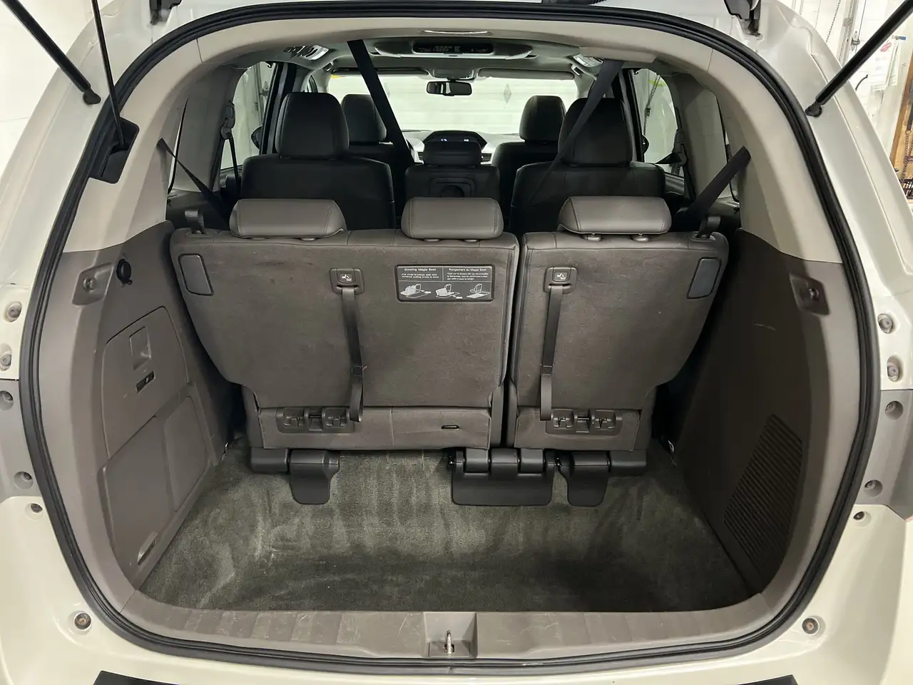 Honda Odyssey снимка Honda Odyssey