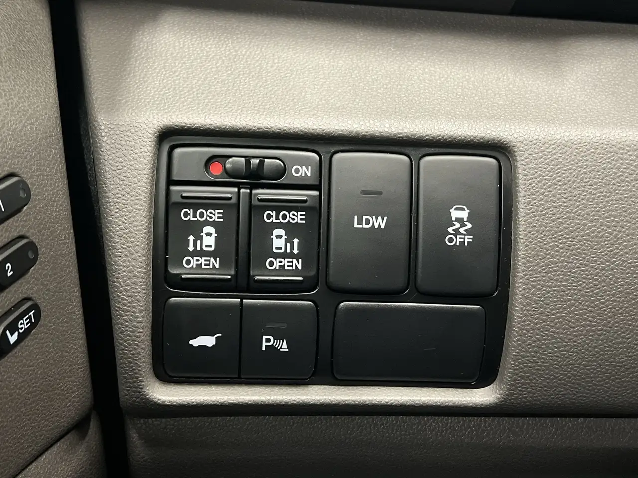 Honda Odyssey снимка Honda Odyssey