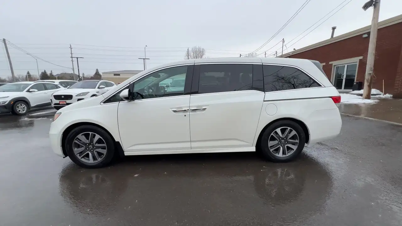 Honda Odyssey снимка Honda Odyssey