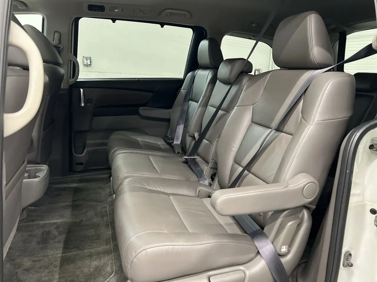 Honda Odyssey снимка Honda Odyssey