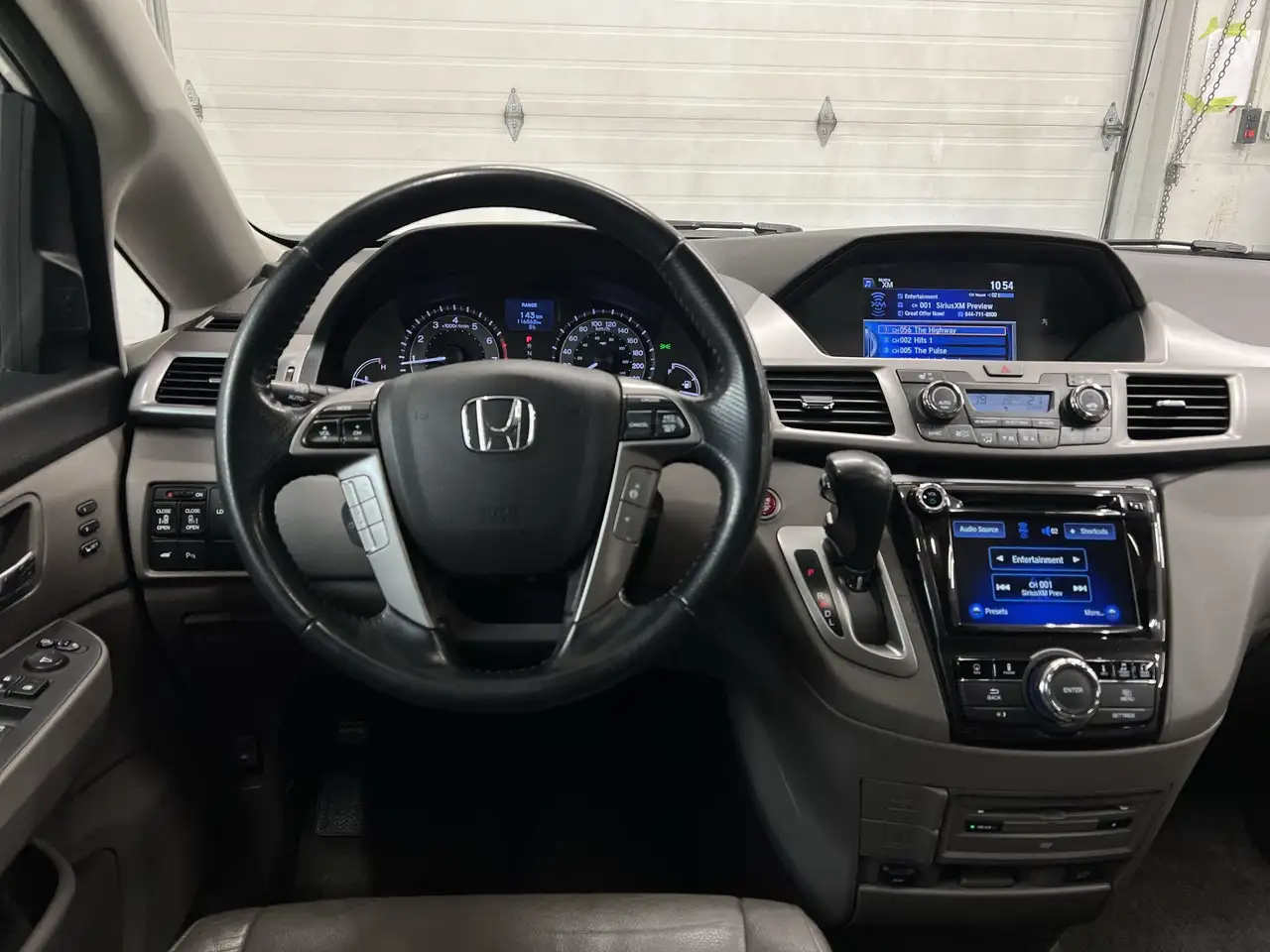 Honda Odyssey снимка Honda Odyssey