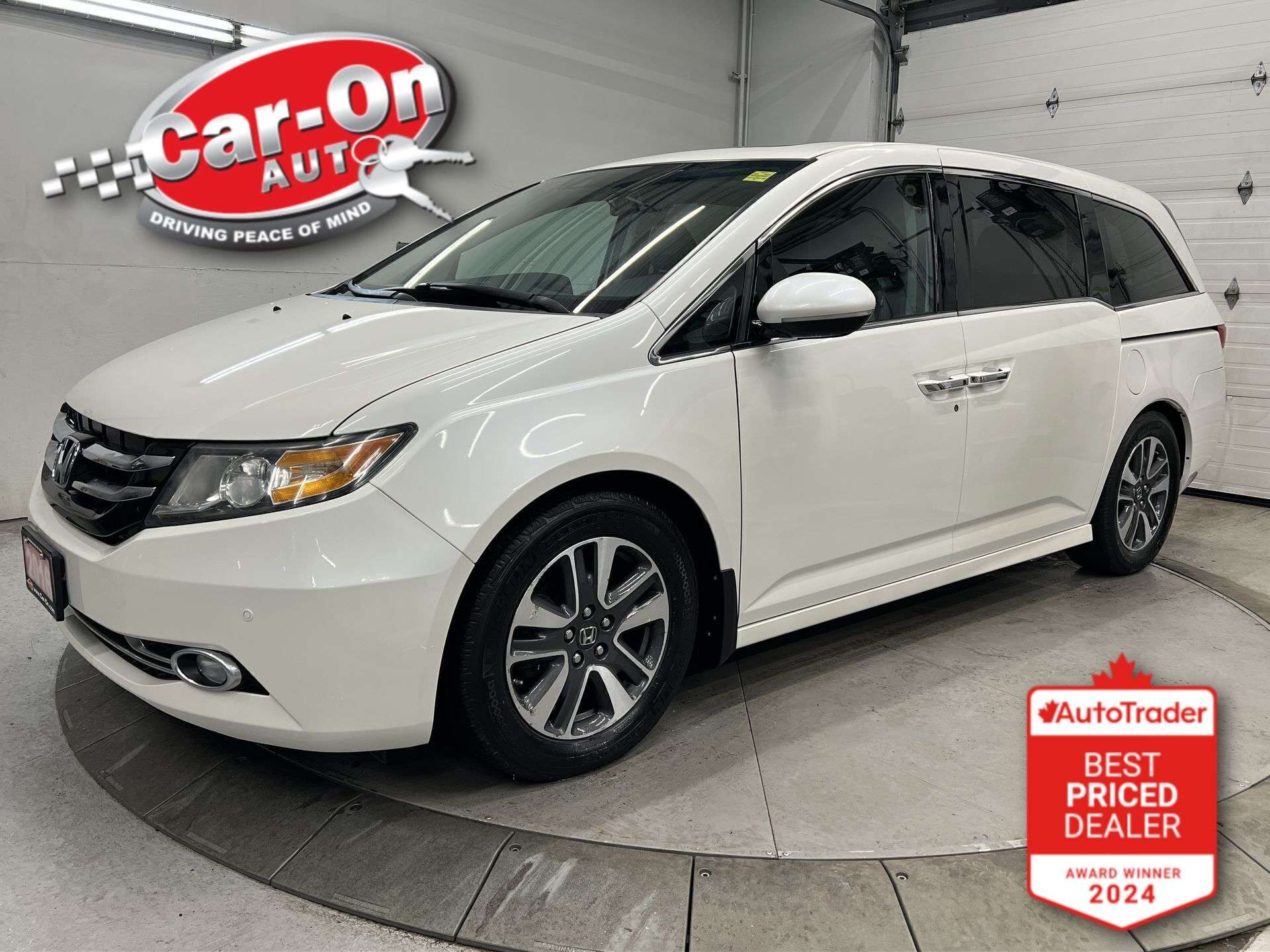 White 2016 Honda Odyssey Touring FWD Minivan Front-Wheel Drive Automatic