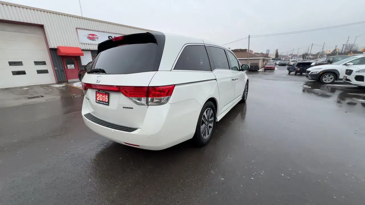 Honda Odyssey снимка Honda Odyssey