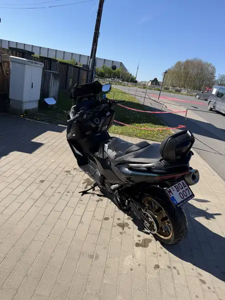 Yamaha TMAX 560 - foto 4