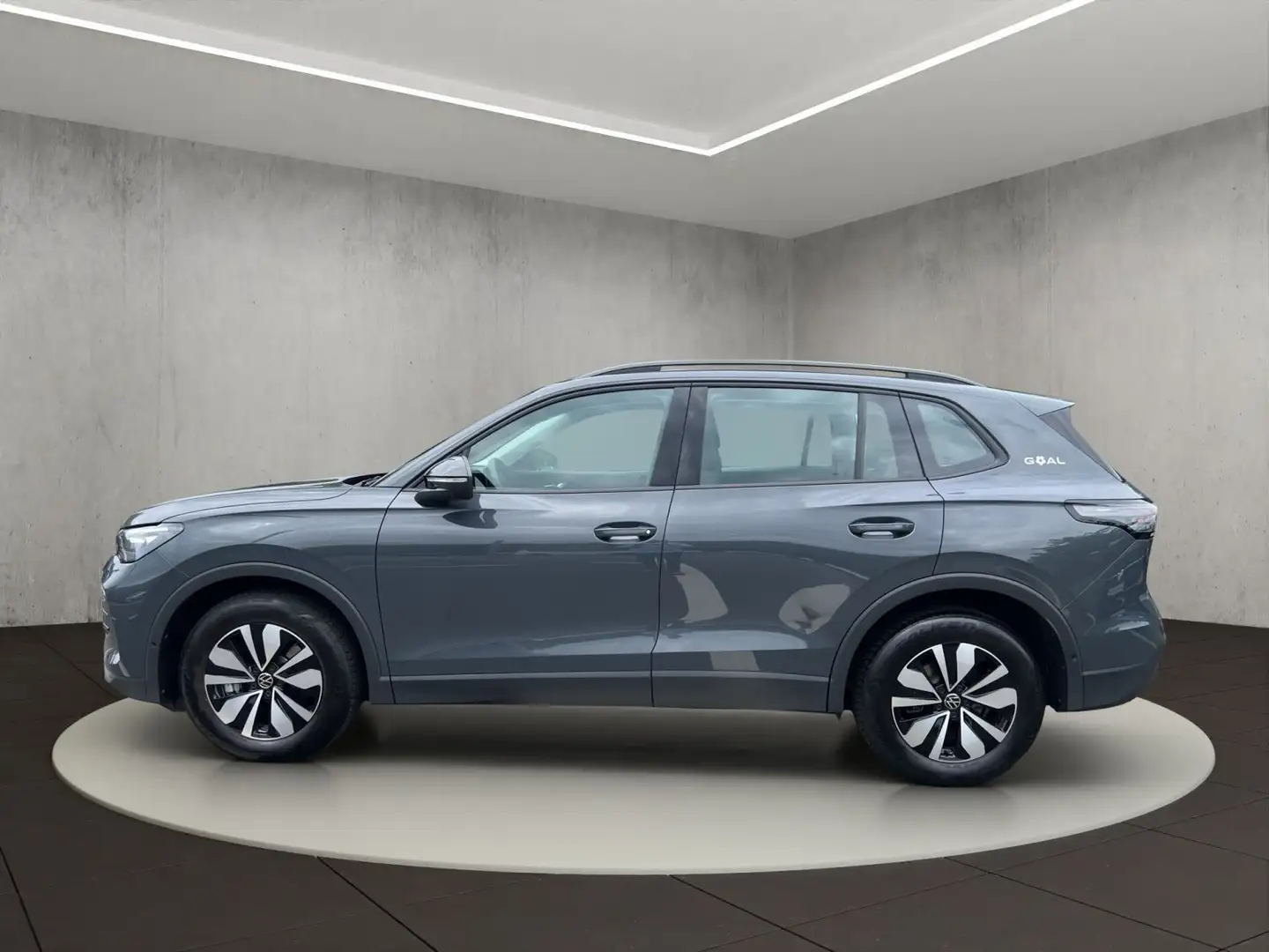 Volkswagen Tiguan 2.0 TDI DSG Goal Sondermodell Gris - 2
