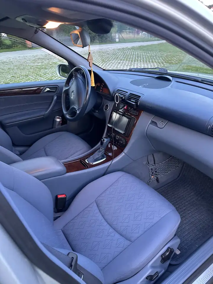 Mercedes-Benz C 180 Elegance, foto 4