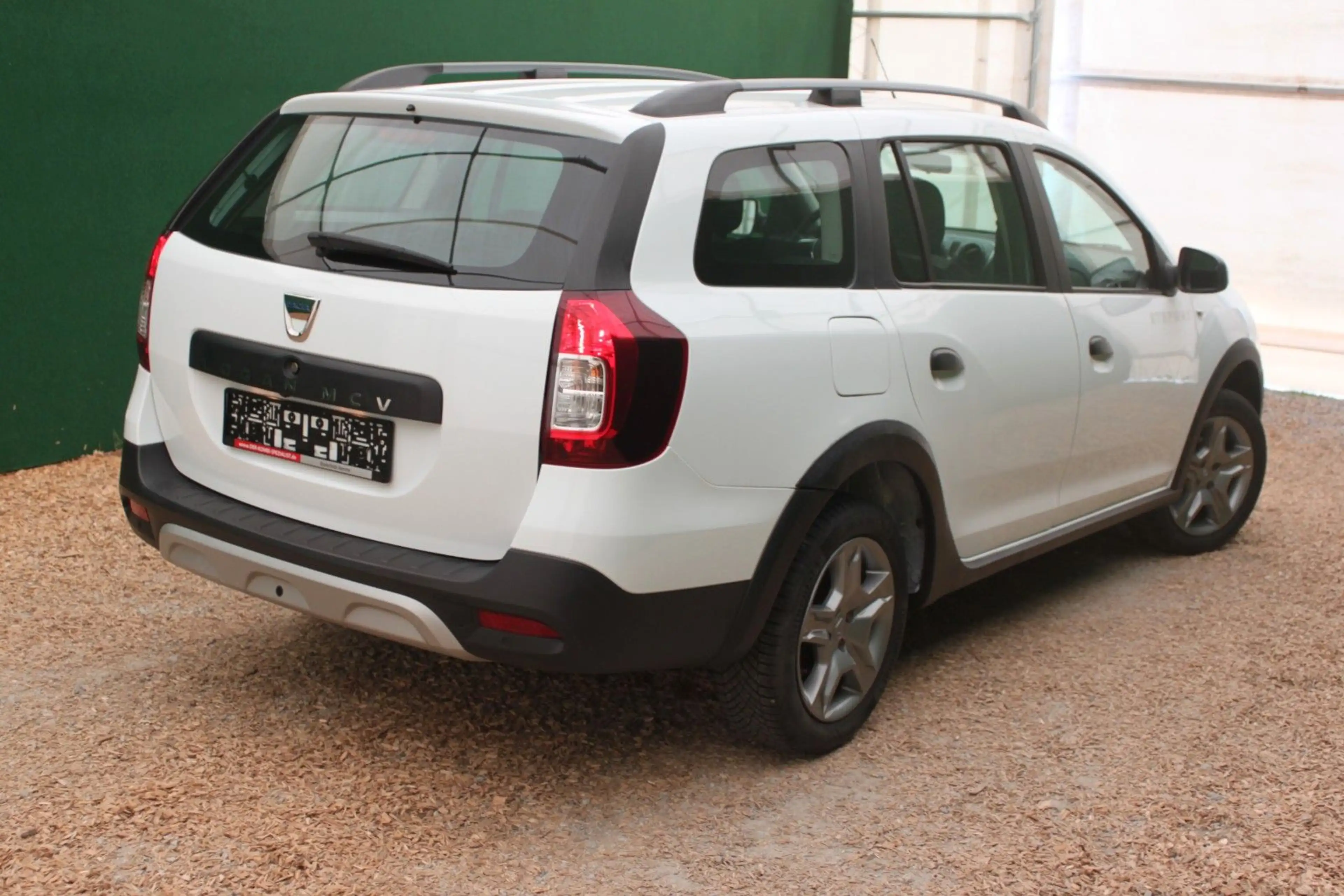 Dacia Logan Kombi Stepway 90Ps/ PDC mit Kamera/ Navi — photo 6