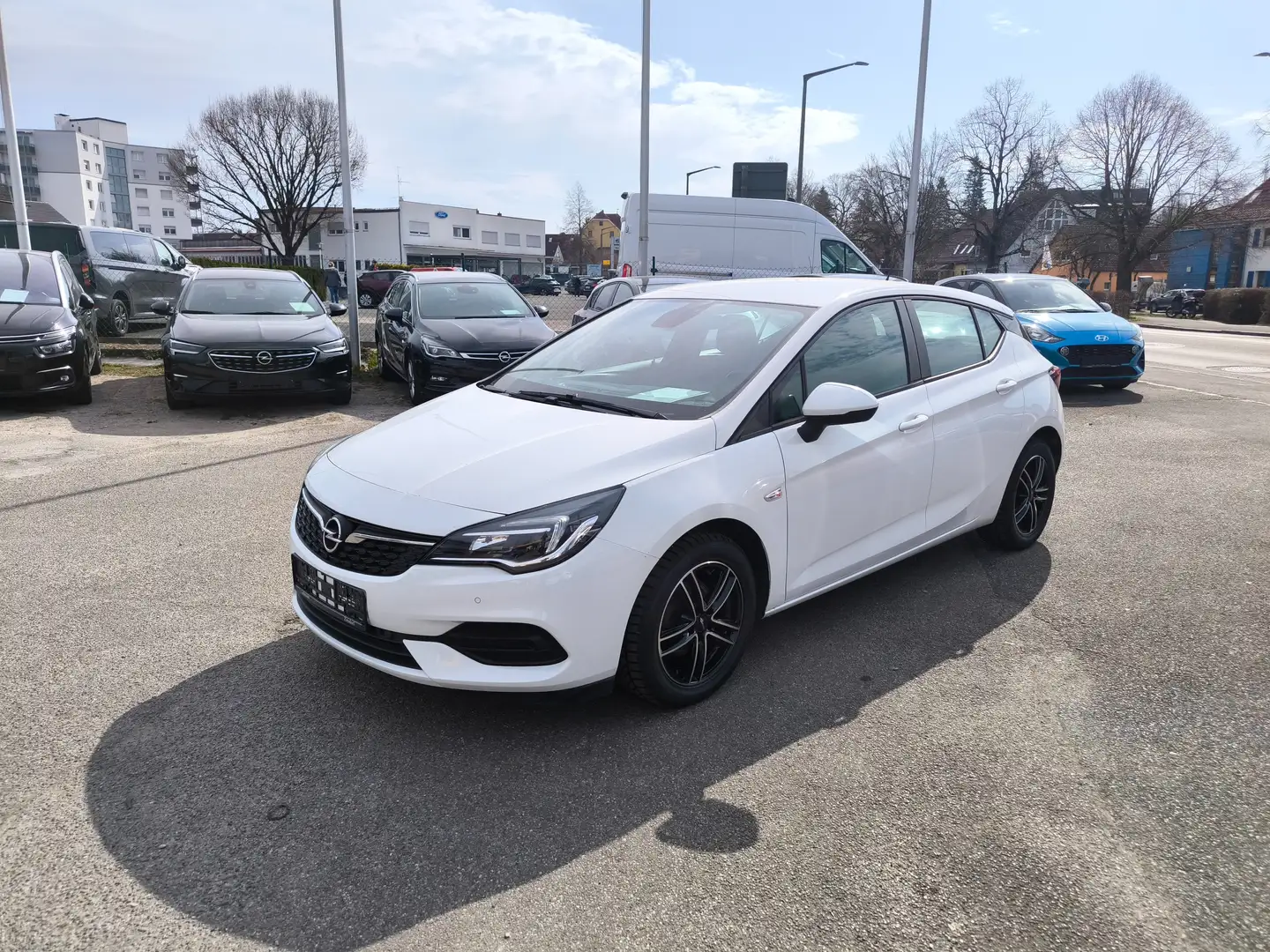 Opel Astra Edition Start/Stop Bordcomputer  33068 KM Weiß - 1
