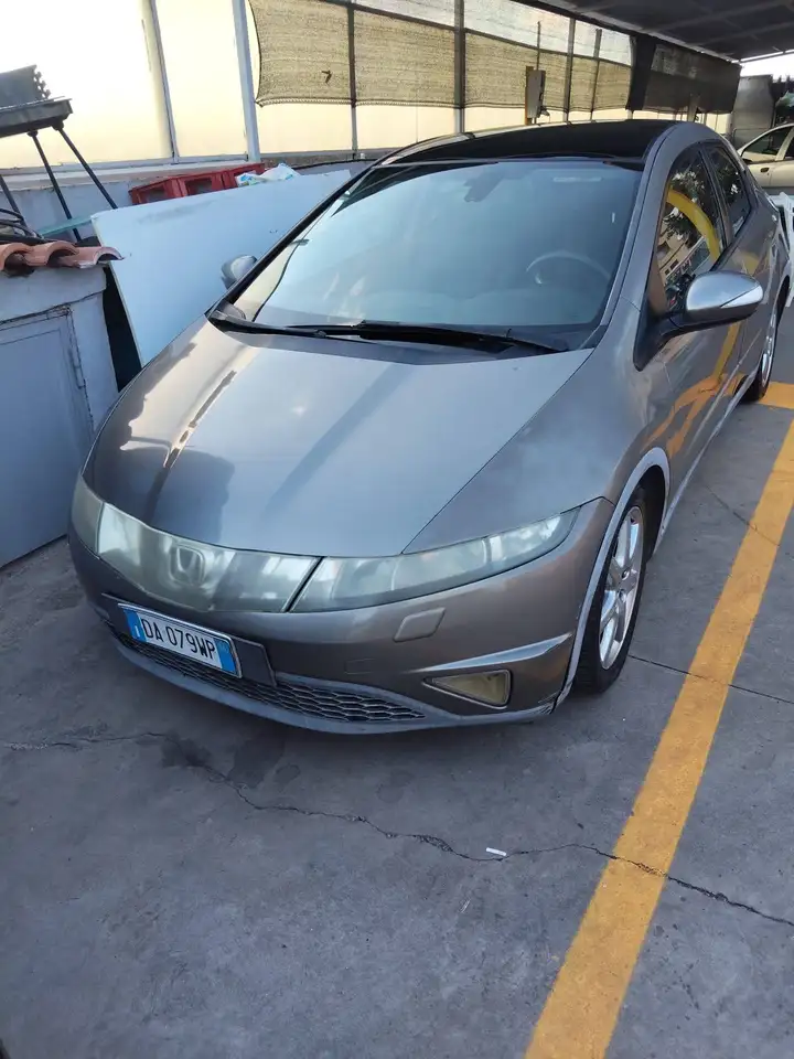 Honda Civic Civic VIII 2006 5p 2.2 i-ctdi Elegance LE (sport) — photo 1 of 6
