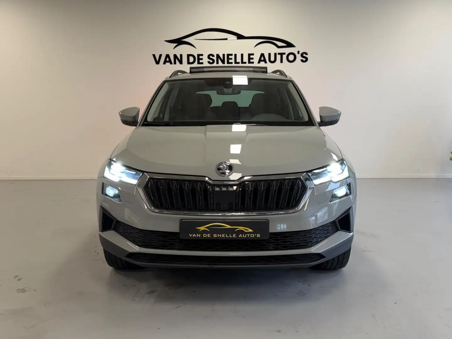 Skoda Karoq 1.5 TSI ACT Sportline Business Grijs - 2