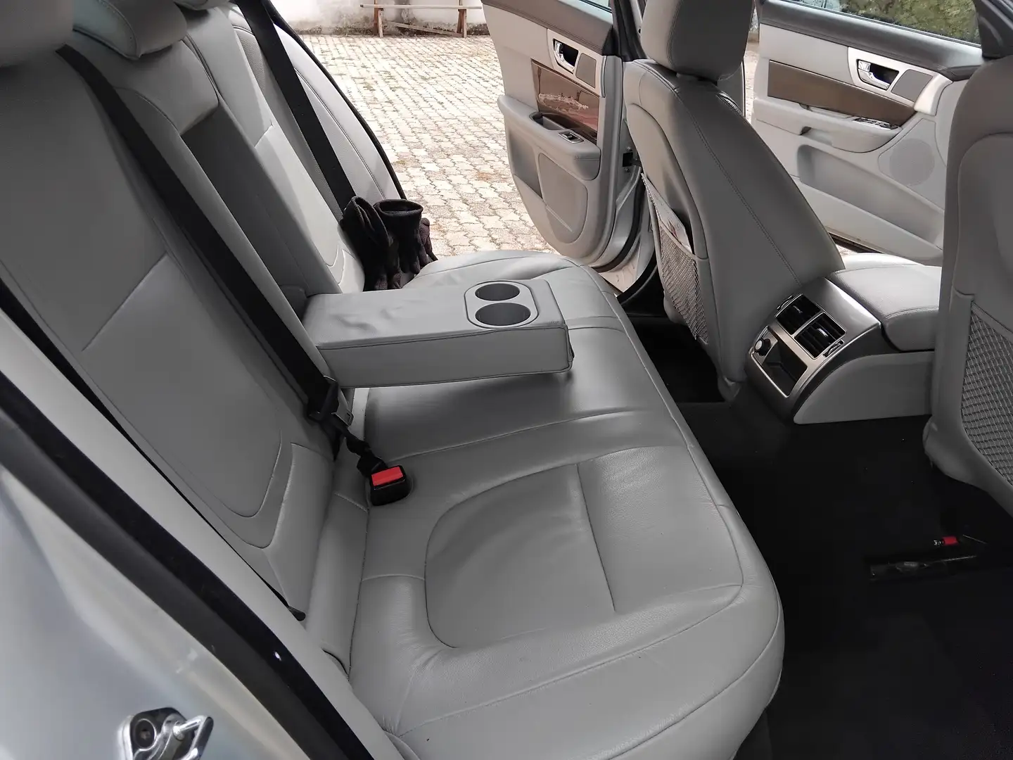 Jaguar XF XF 3.0d V6 Luxury auto Argento - 2