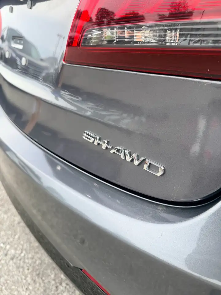 Acura TLX снимка Acura TLX