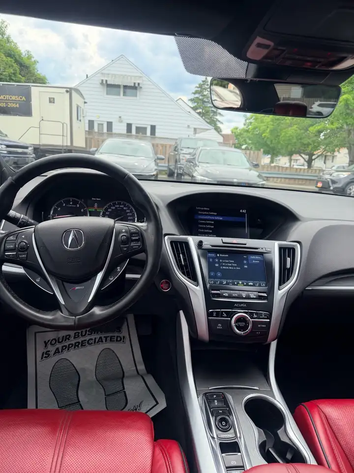 Acura TLX снимка Acura TLX