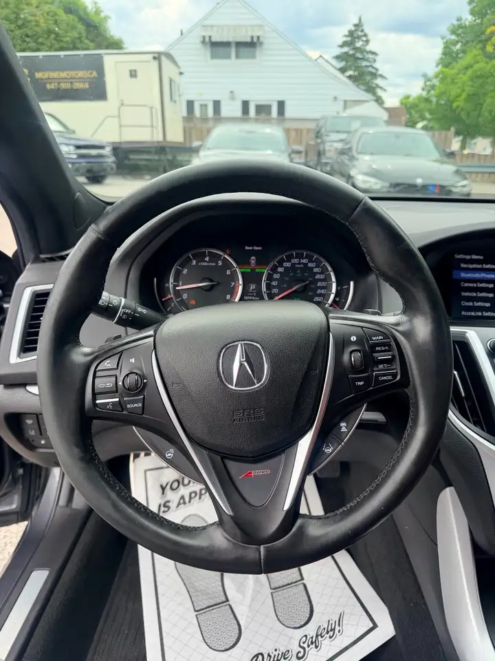 Acura TLX снимка Acura TLX