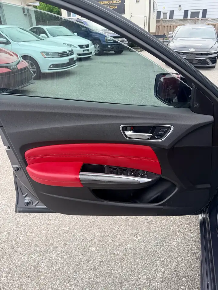 Acura TLX снимка Acura TLX