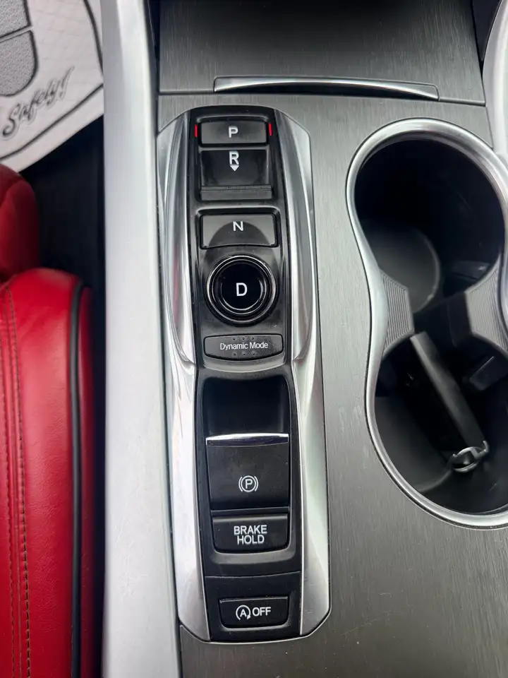 Acura TLX снимка Acura TLX