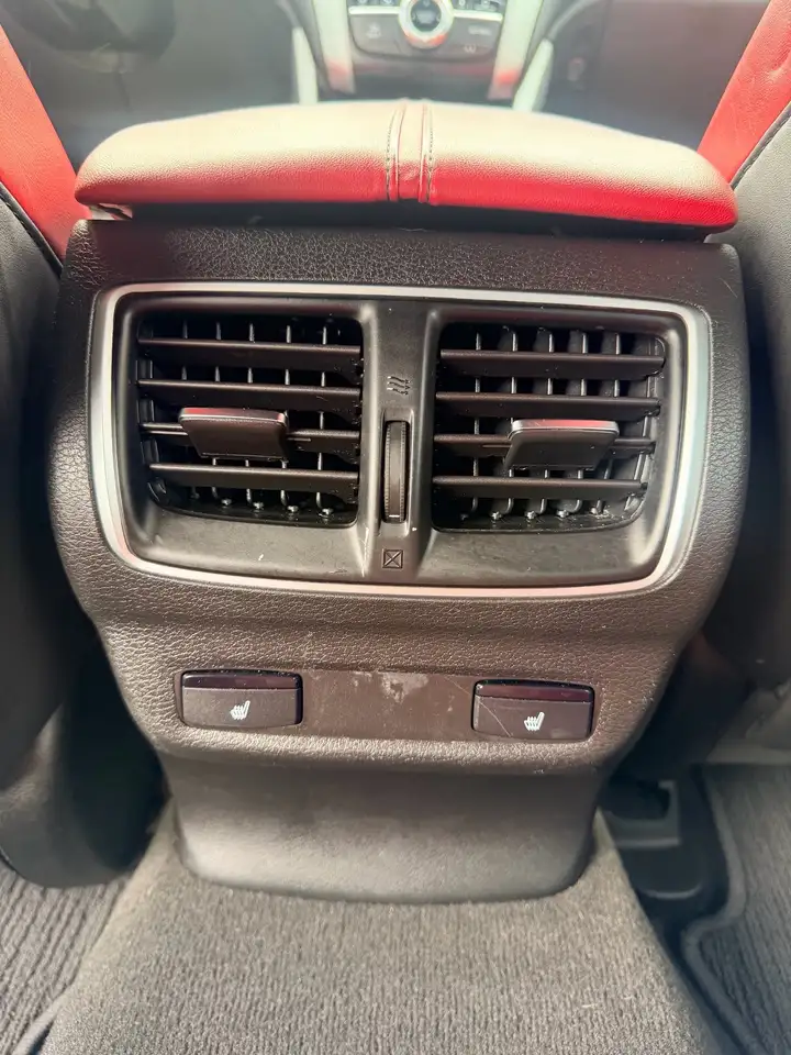 Acura TLX снимка Acura TLX