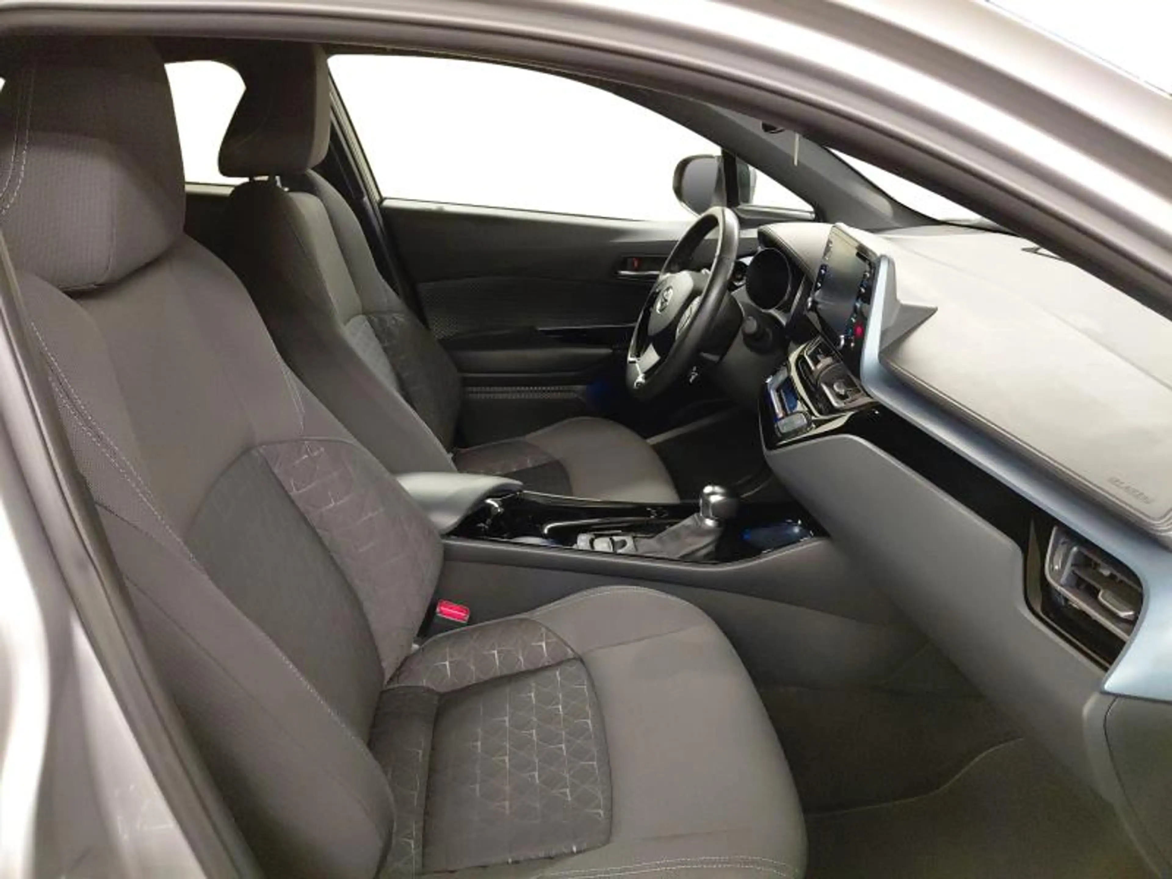 Toyota C-HR C-LUB BI-TONE — photo 17