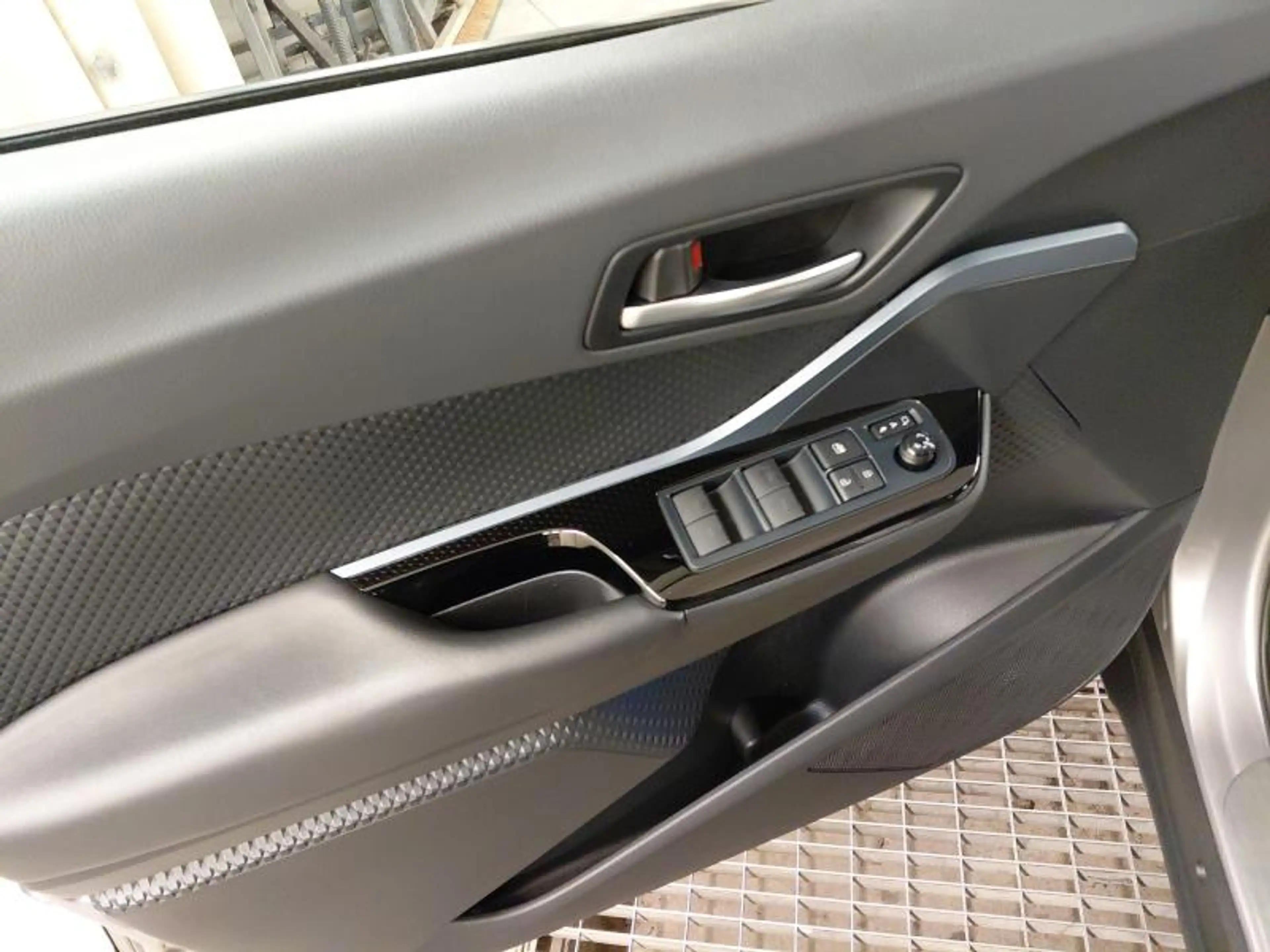 Toyota C-HR C-LUB BI-TONE — photo 11