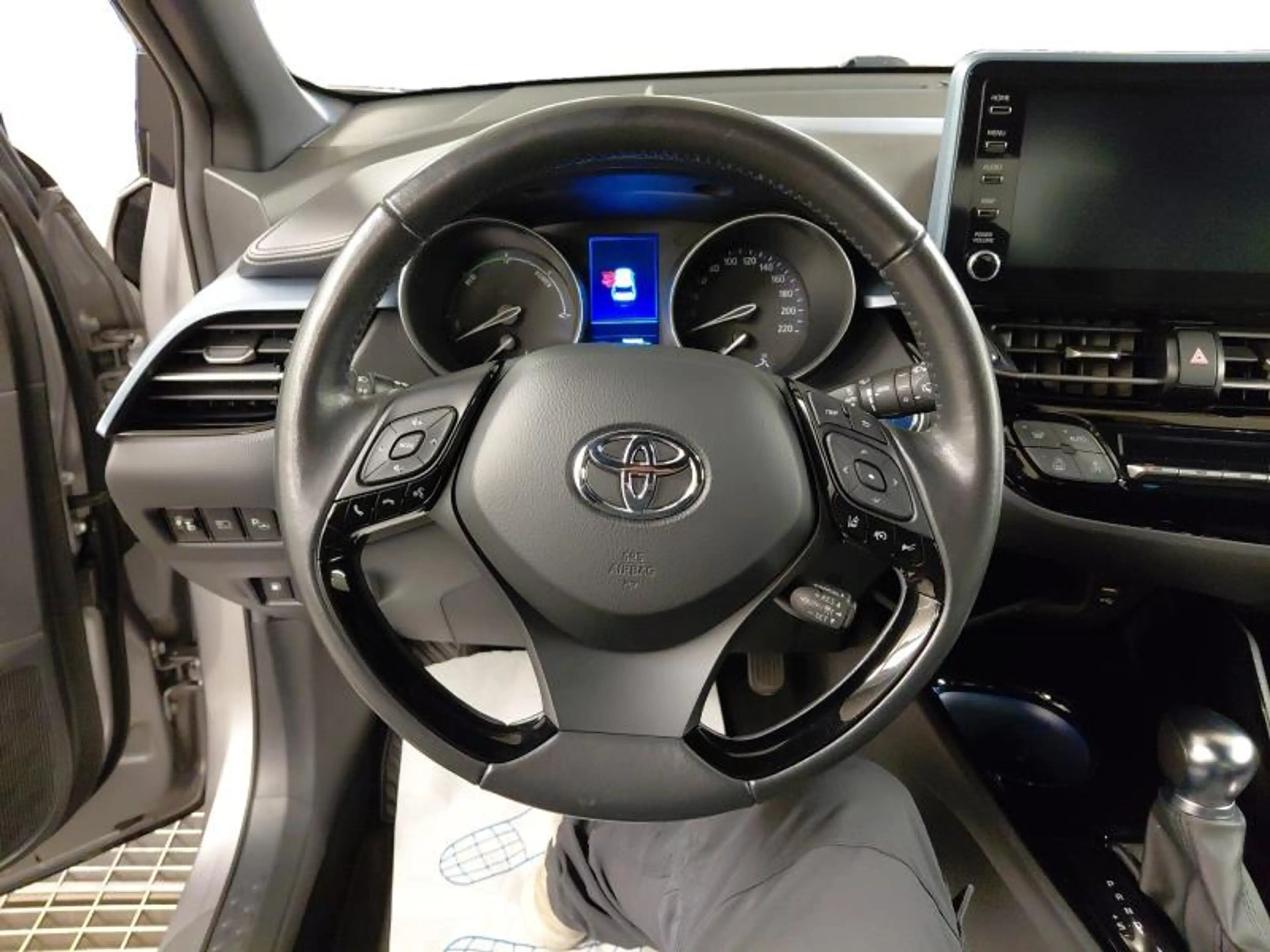 Toyota C-HR C-LUB BI-TONE — photo 13