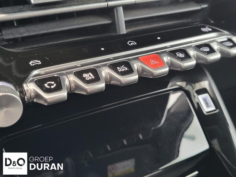 Peugeot 2008 Allure 1.2 PureTech Man.6 — photo 32