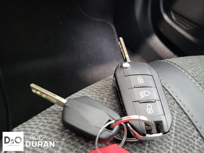 Peugeot 2008 Allure 1.2 PureTech Man.6 — photo 35