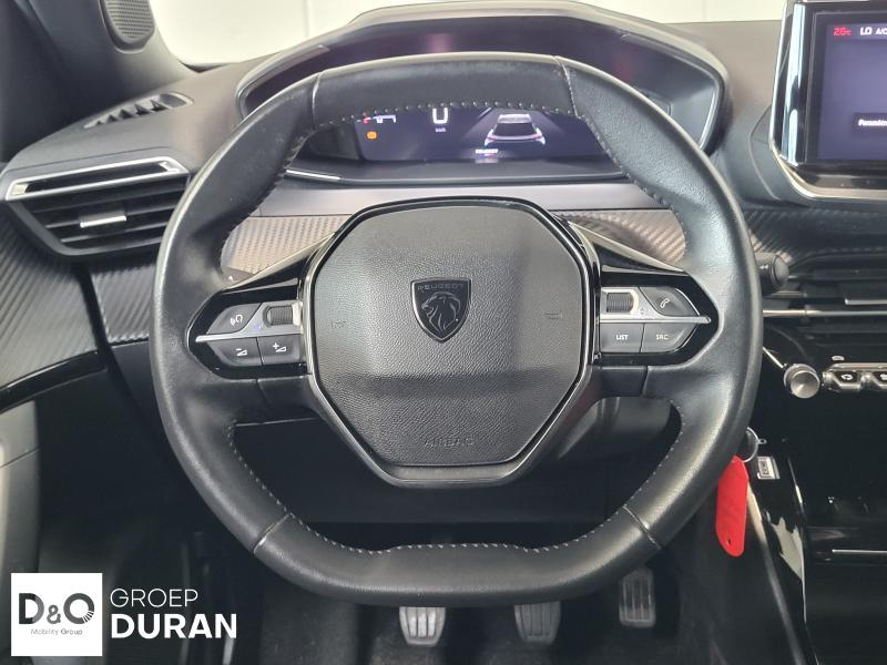 Peugeot 2008 Allure 1.2 PureTech Man.6 — photo 18
