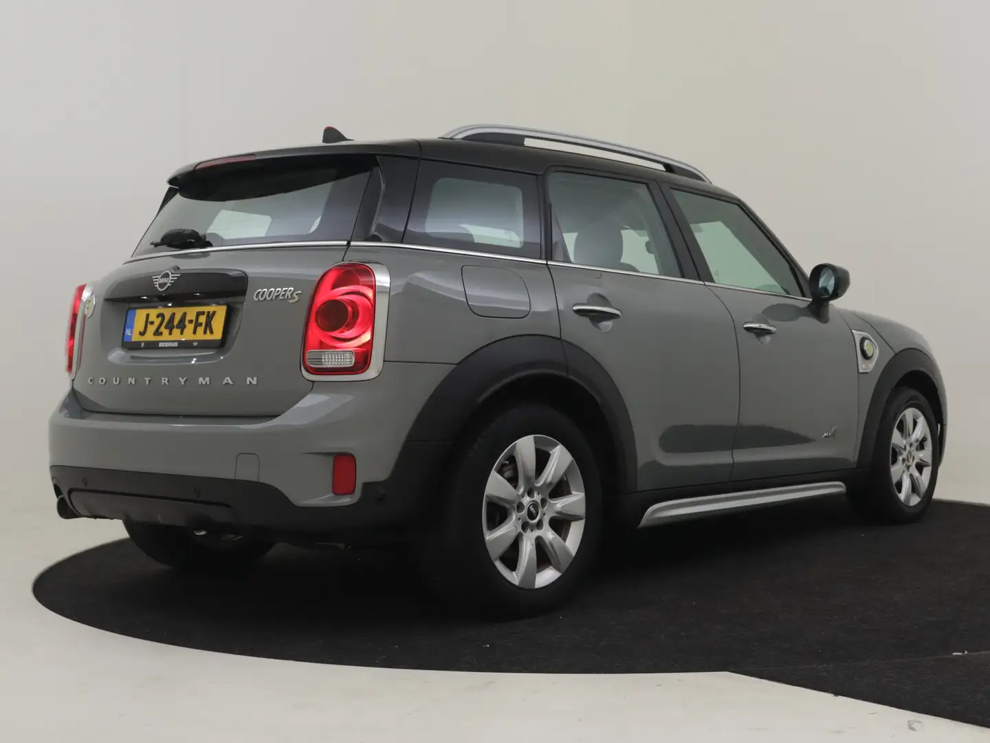 MINI Cooper SE Countryman Mini 2.0 ALL4 220pk Full Map Navigatie | Keyless e Grau - 2