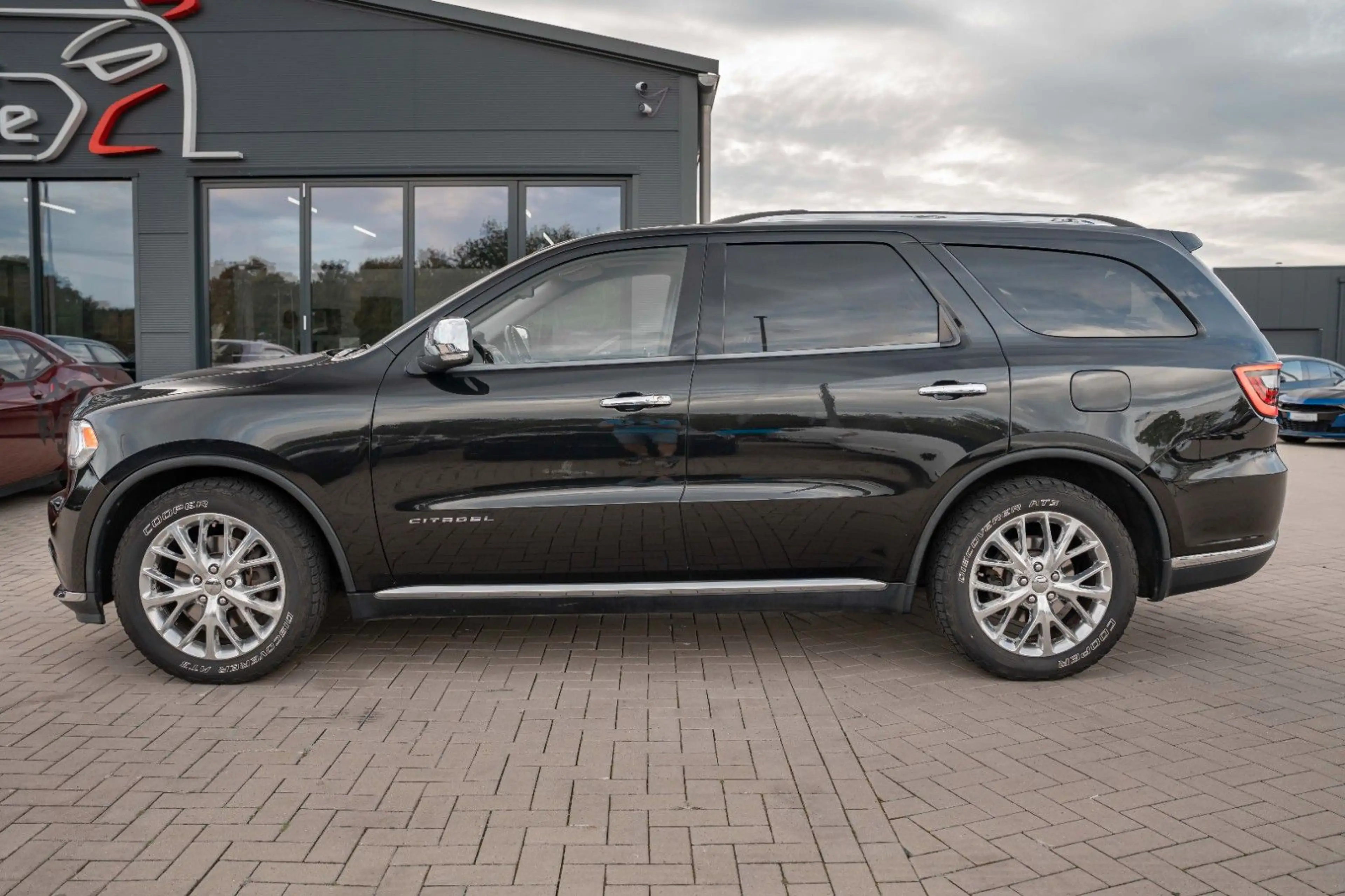 Dodge Durango 3,6 CITADEL | 7-SITZER | AHK | SCHIEBED — photo 11
