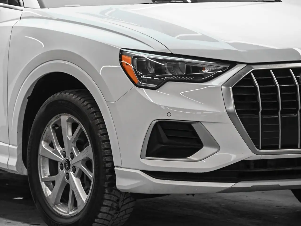 Audi Q3 снимка Audi Q3