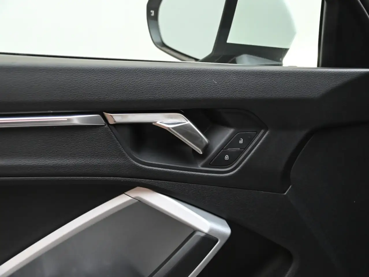 Audi Q3 снимка Audi Q3