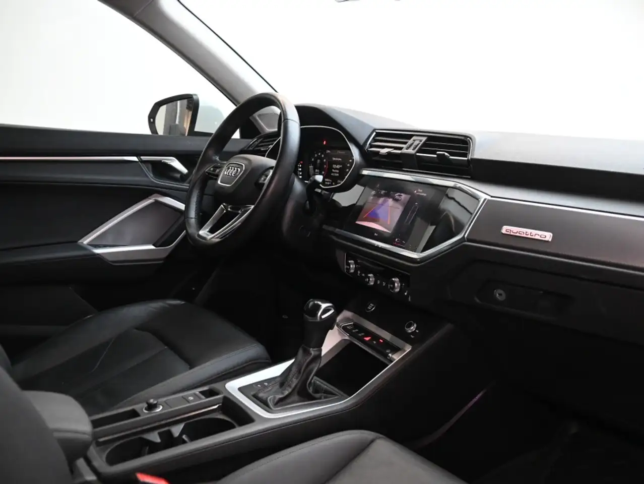 Audi Q3 снимка Audi Q3