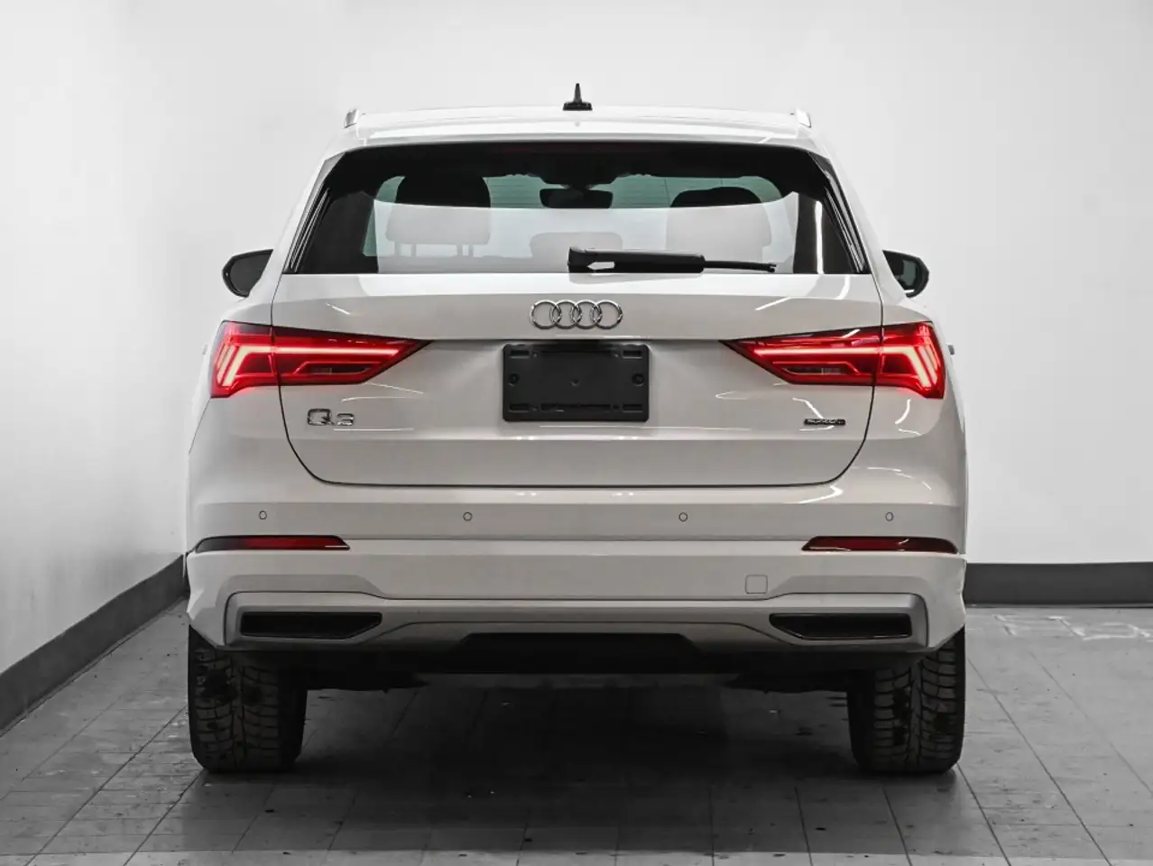 Audi Q3 снимка Audi Q3