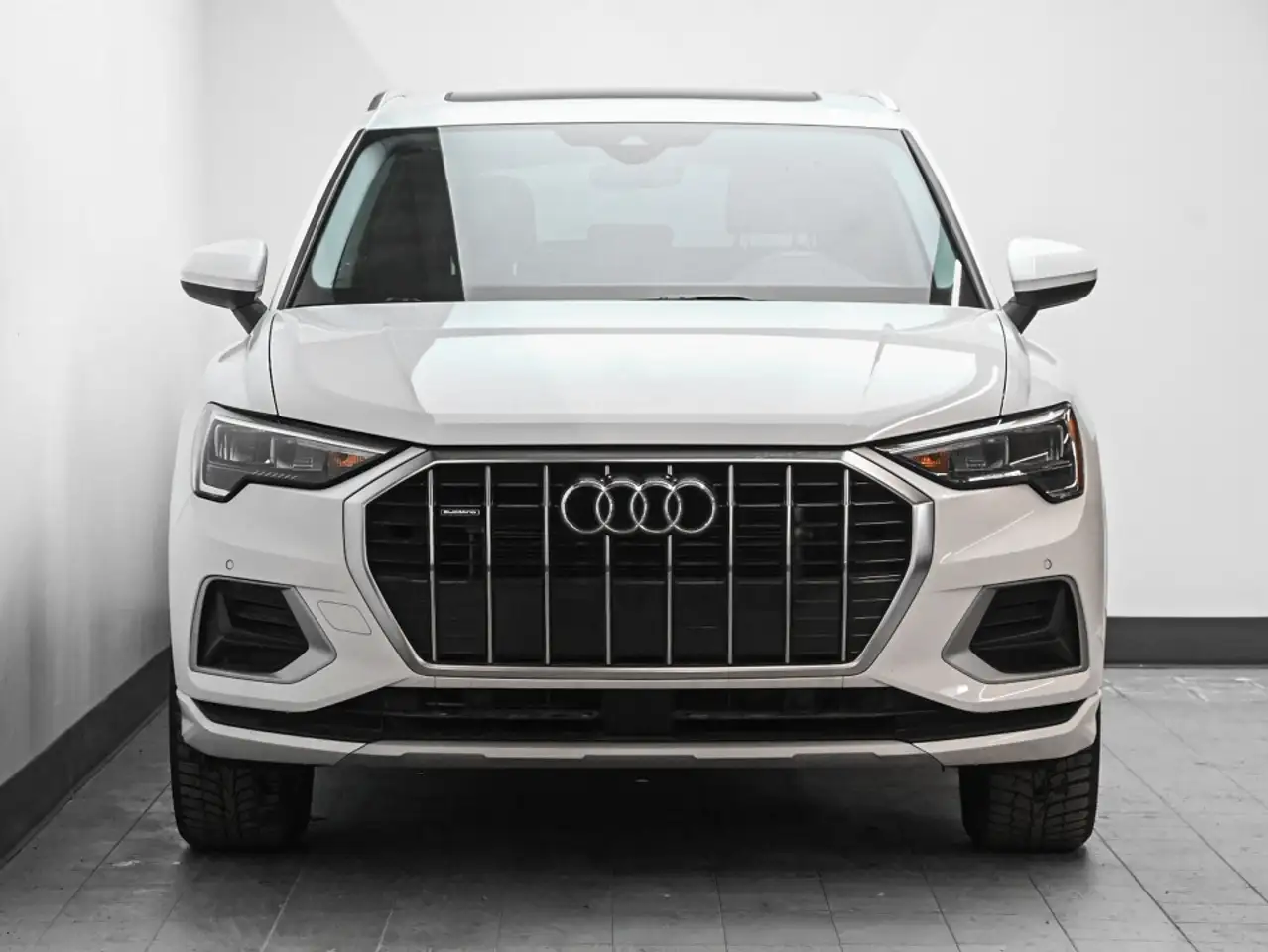 Audi Q3 снимка Audi Q3
