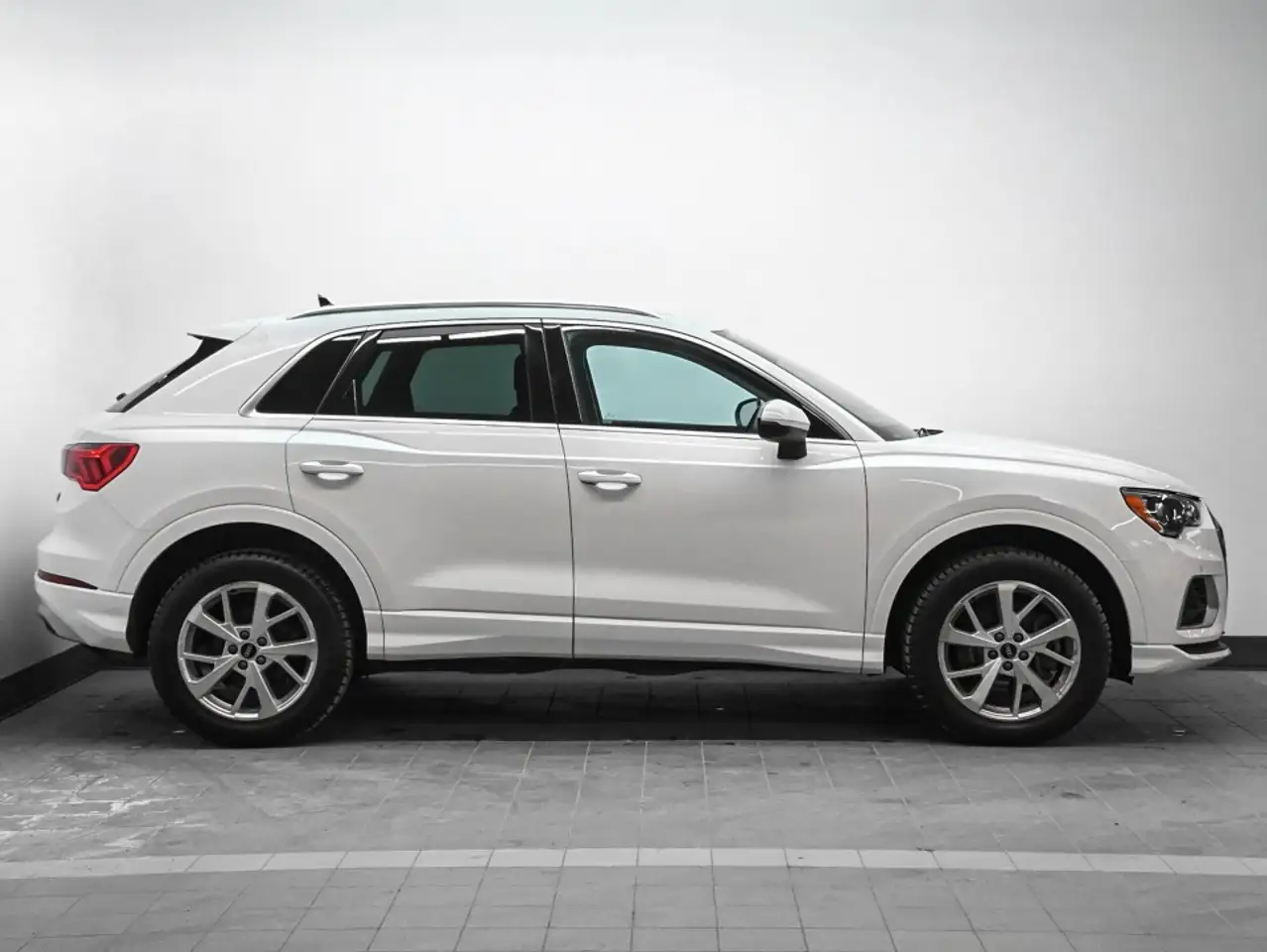 Audi Q3 снимка Audi Q3