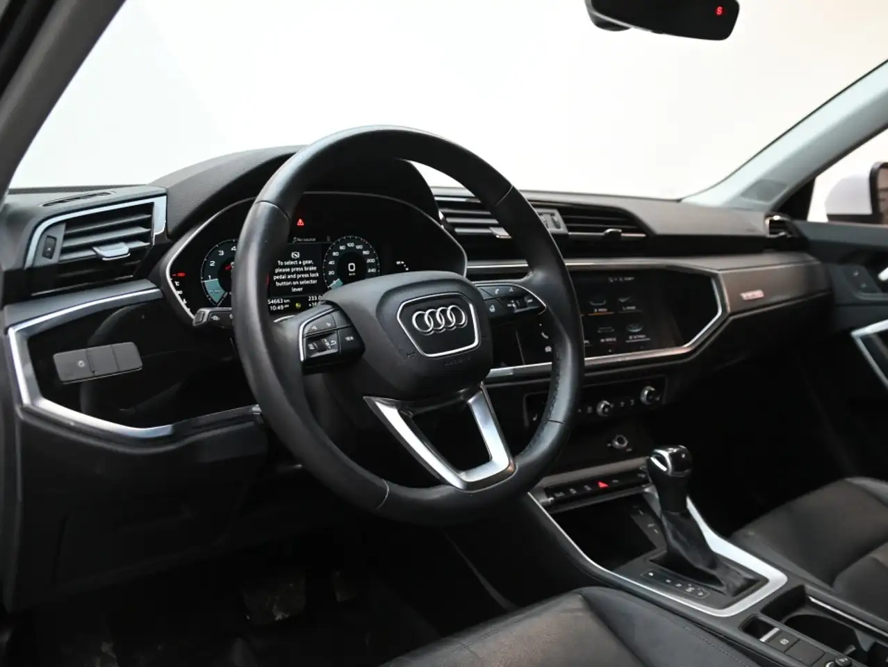 Audi Q3 снимка Audi Q3