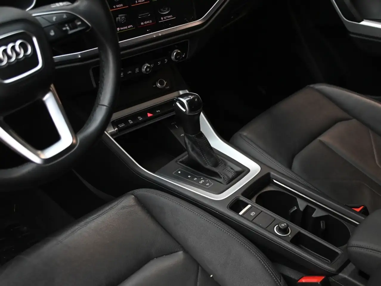Audi Q3 снимка Audi Q3