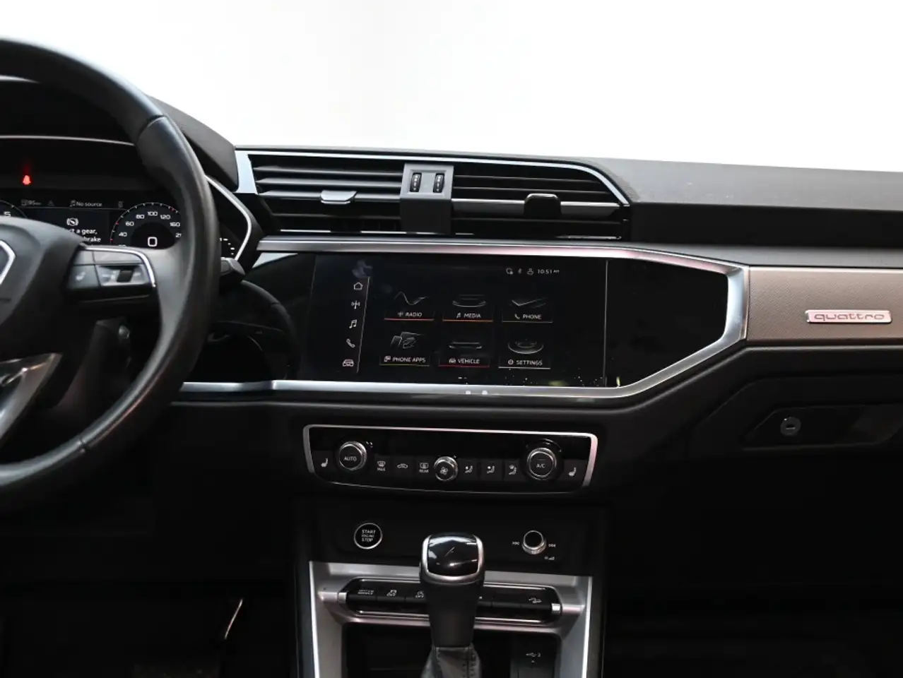 Audi Q3 снимка Audi Q3