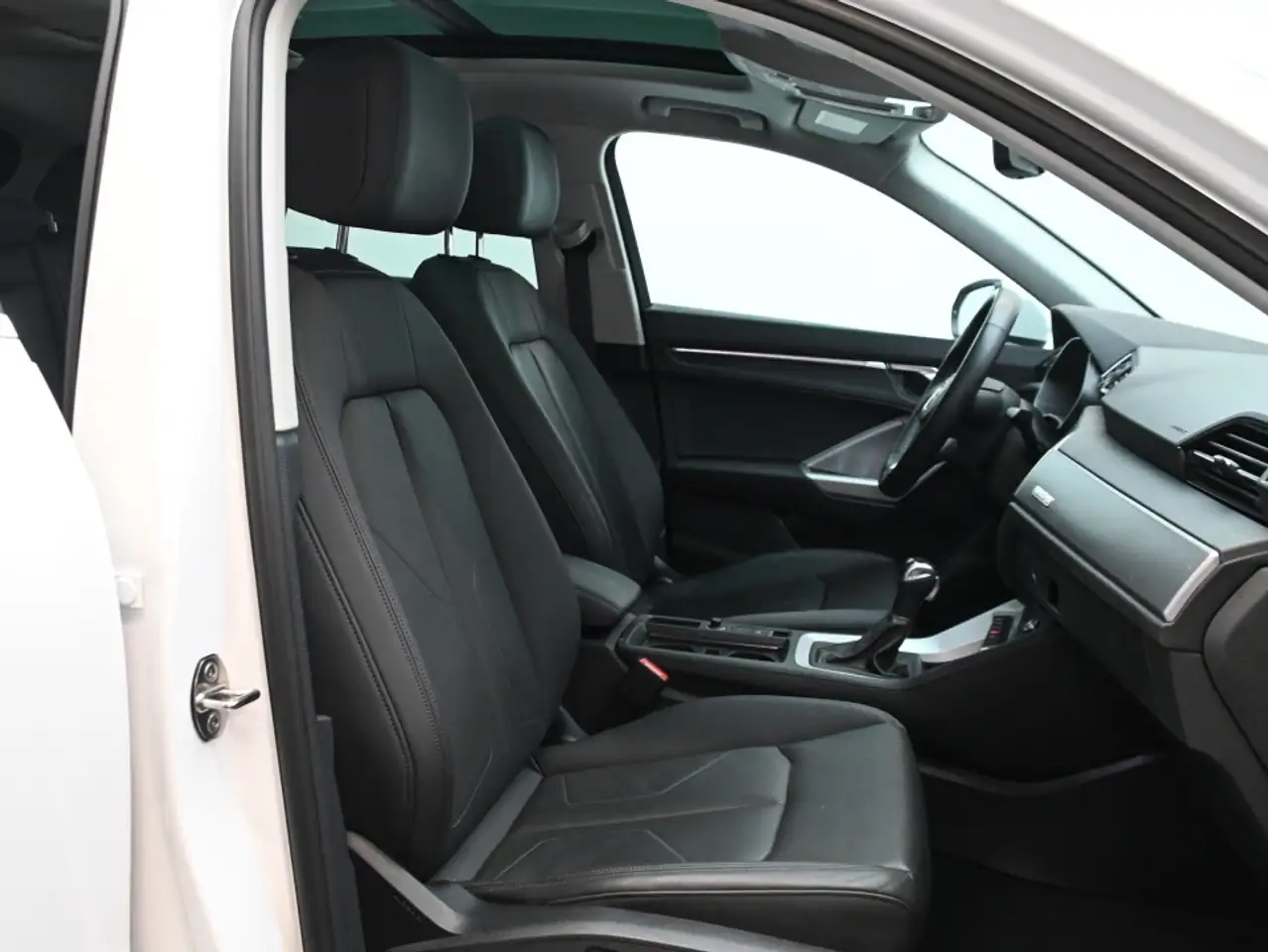 Audi Q3 снимка Audi Q3