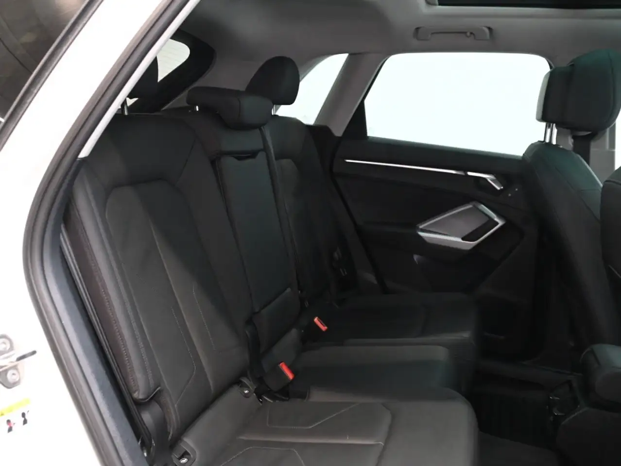 Audi Q3 снимка Audi Q3
