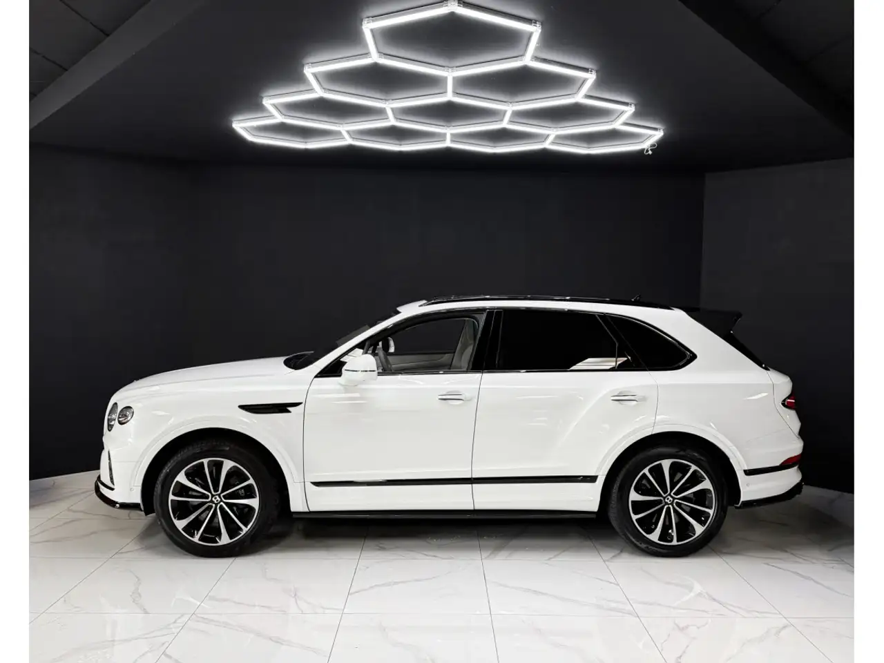 Bentley Bentayga 2023