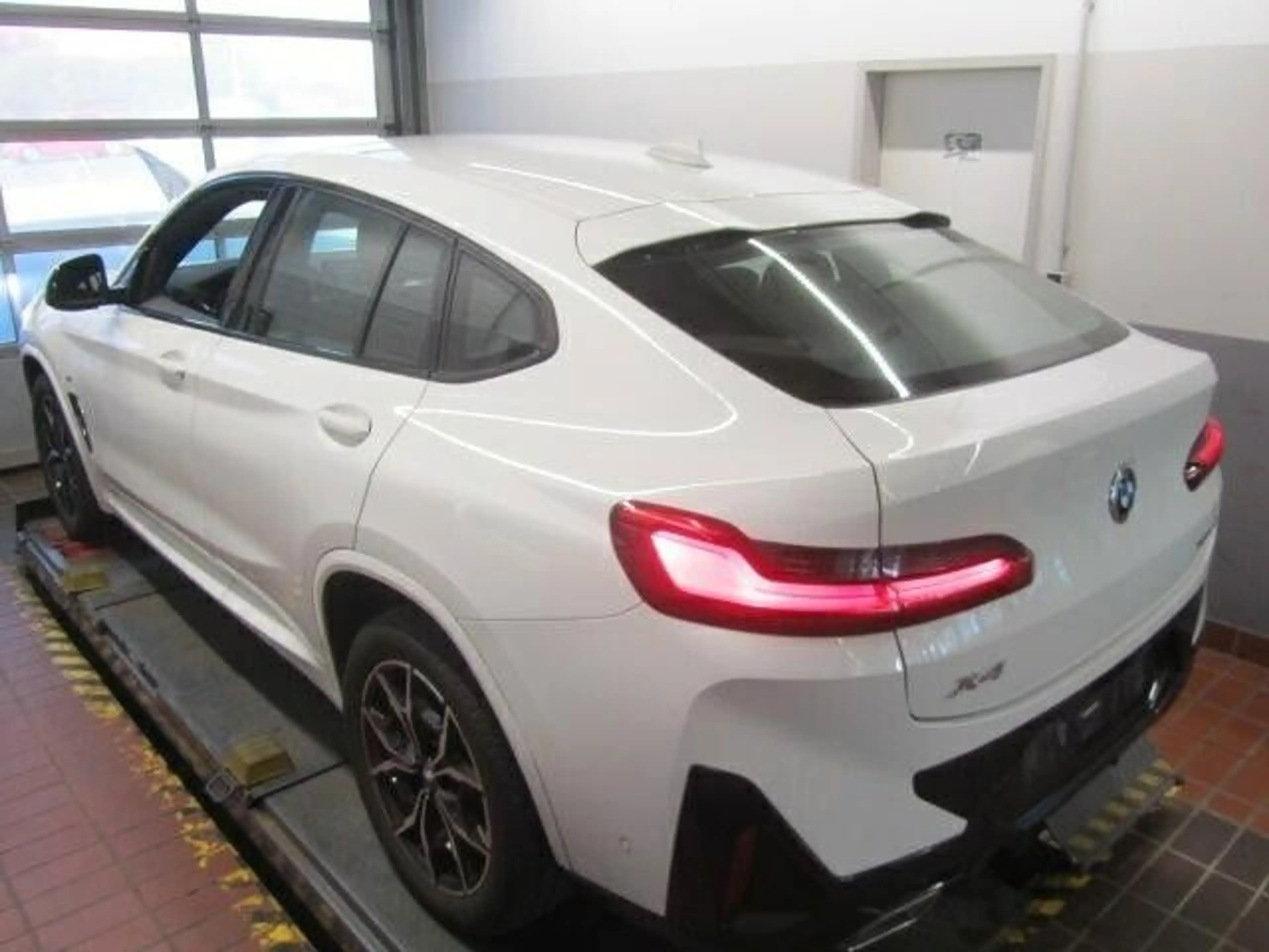 BMW X4 xDrive 20 i M Sport — photo 5