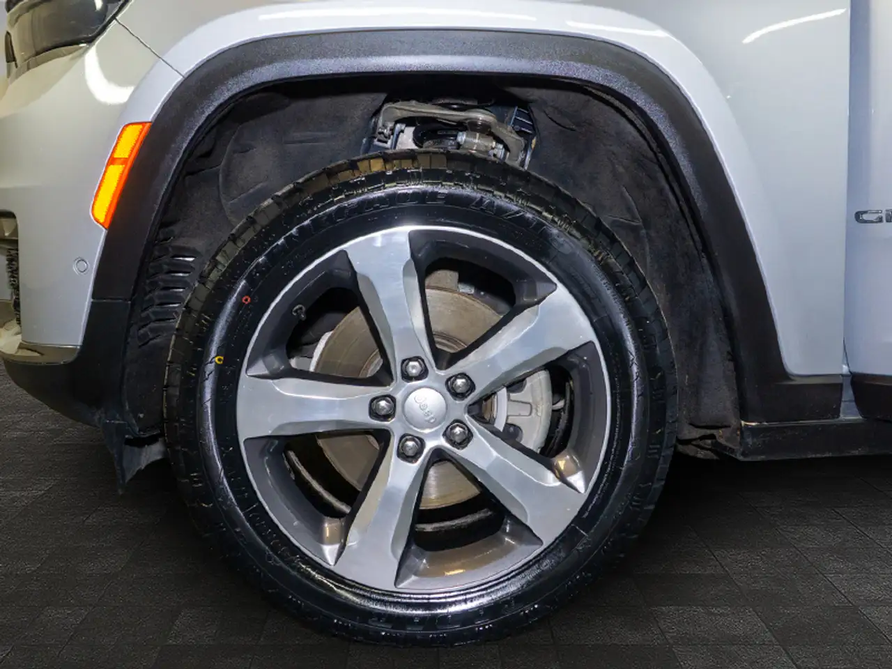 Jeep Grand Cherokee снимка Jeep Grand Cherokee