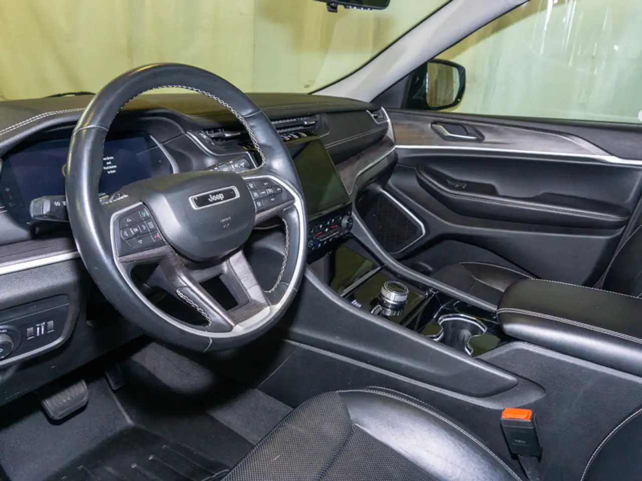 Jeep Grand Cherokee снимка Jeep Grand Cherokee
