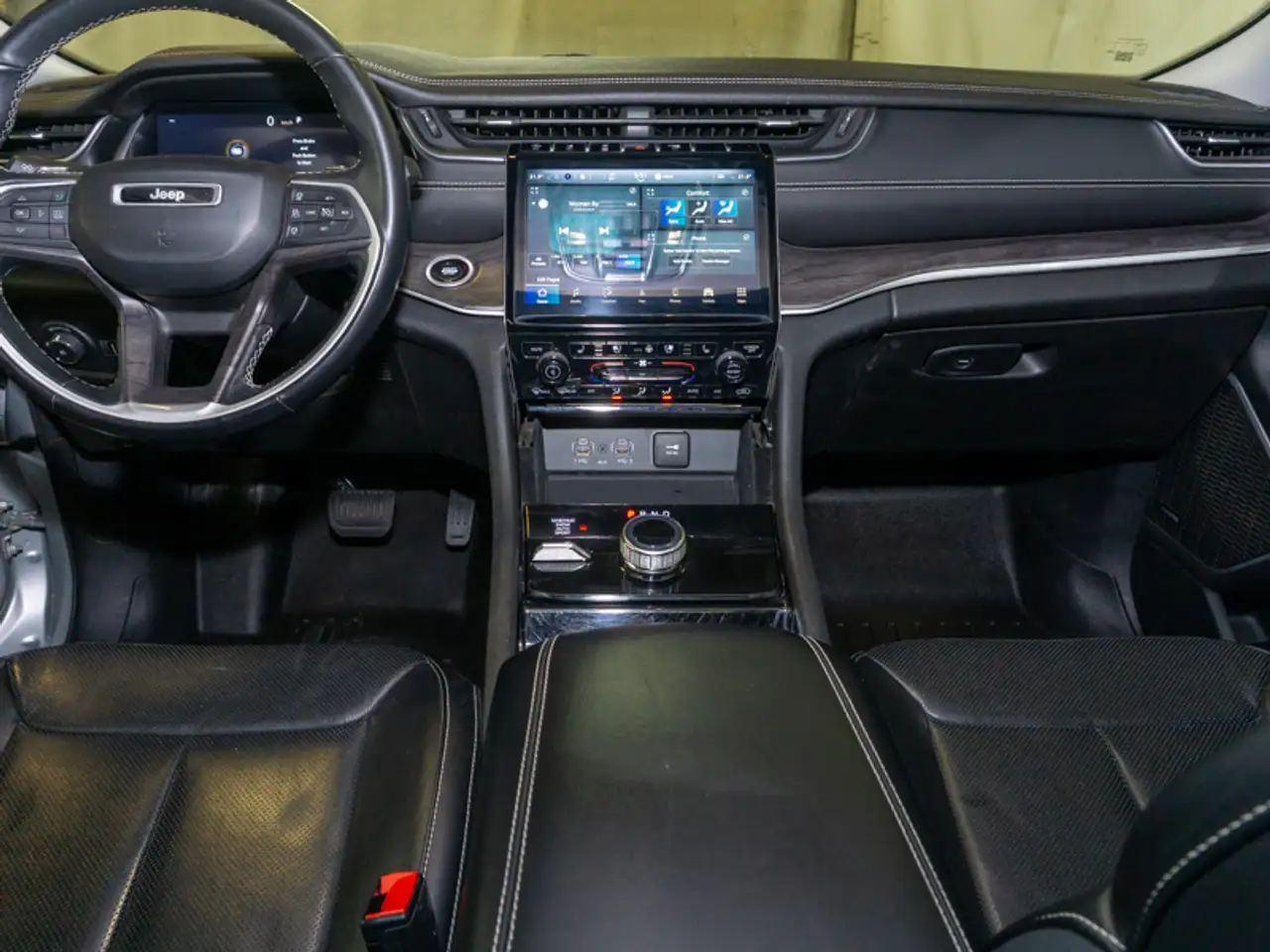 Jeep Grand Cherokee снимка Jeep Grand Cherokee