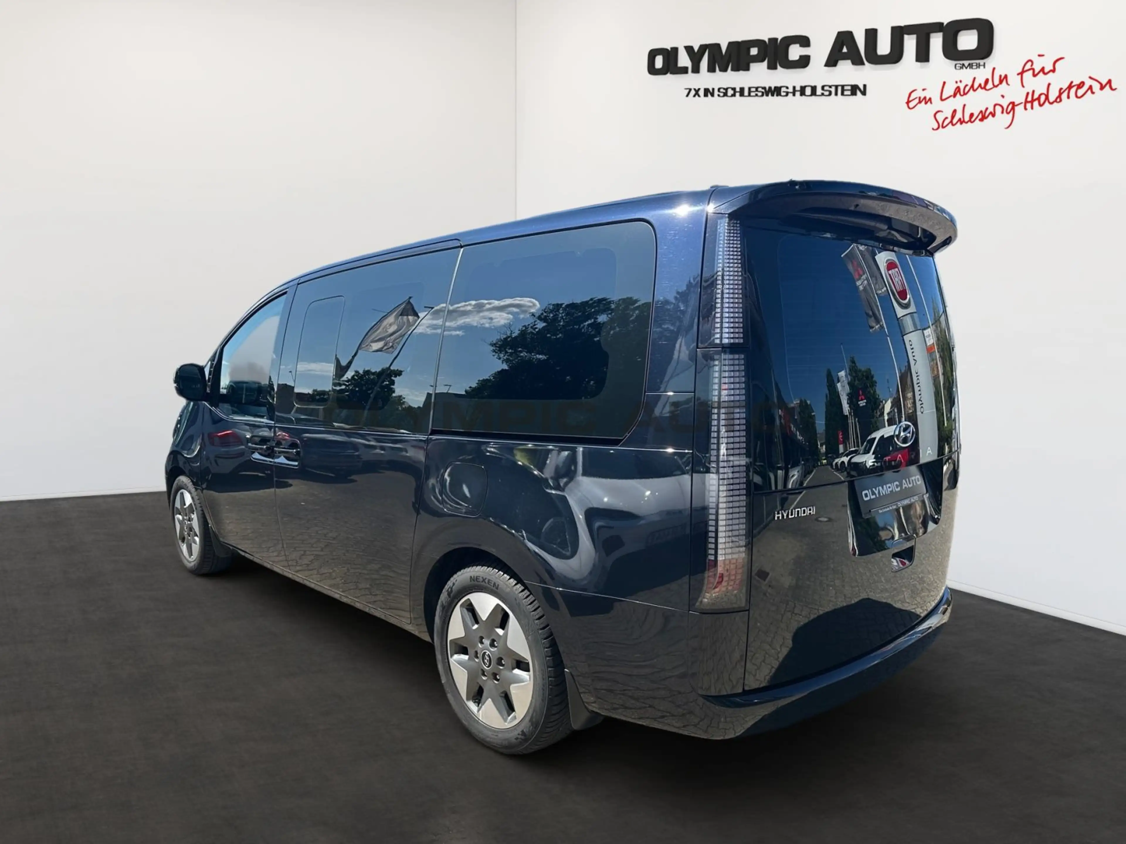 Hyundai STARIA 2.2 CRDi Prime 4WD (9-Sitzer) Leder Navi — photo 4