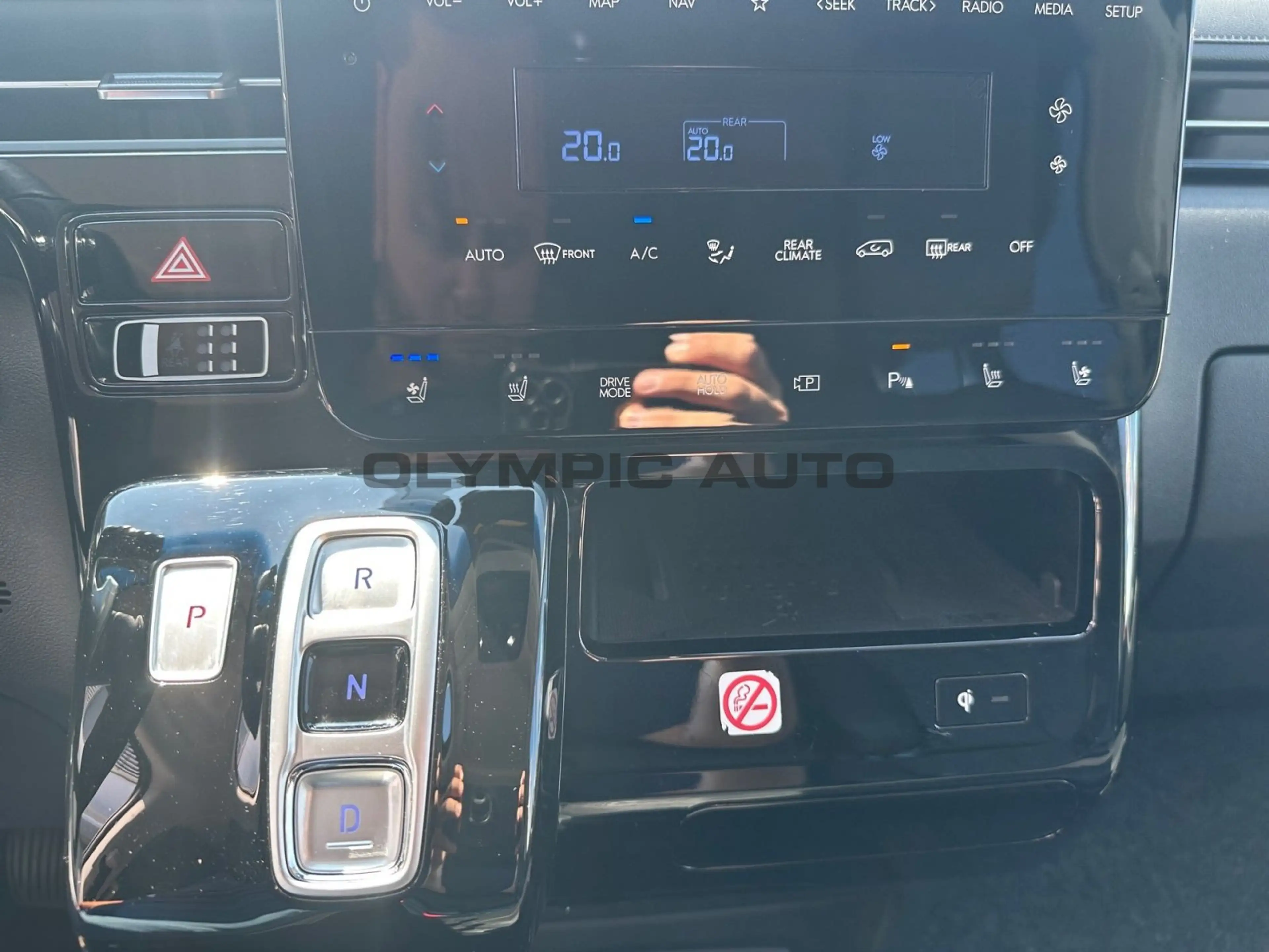Hyundai STARIA 2.2 CRDi Prime 4WD (9-Sitzer) Leder Navi — photo 14