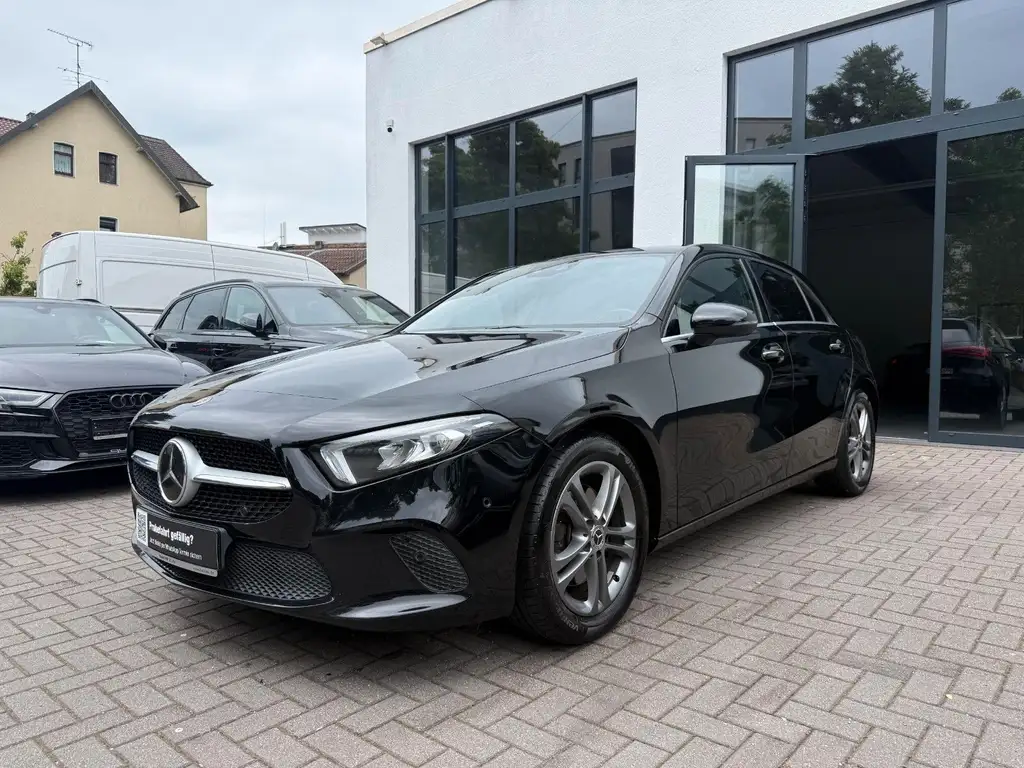 Mercedes-Benz A 220