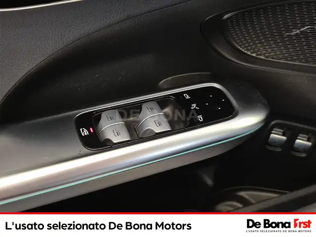 Mercedes-Benz C-Class view 19