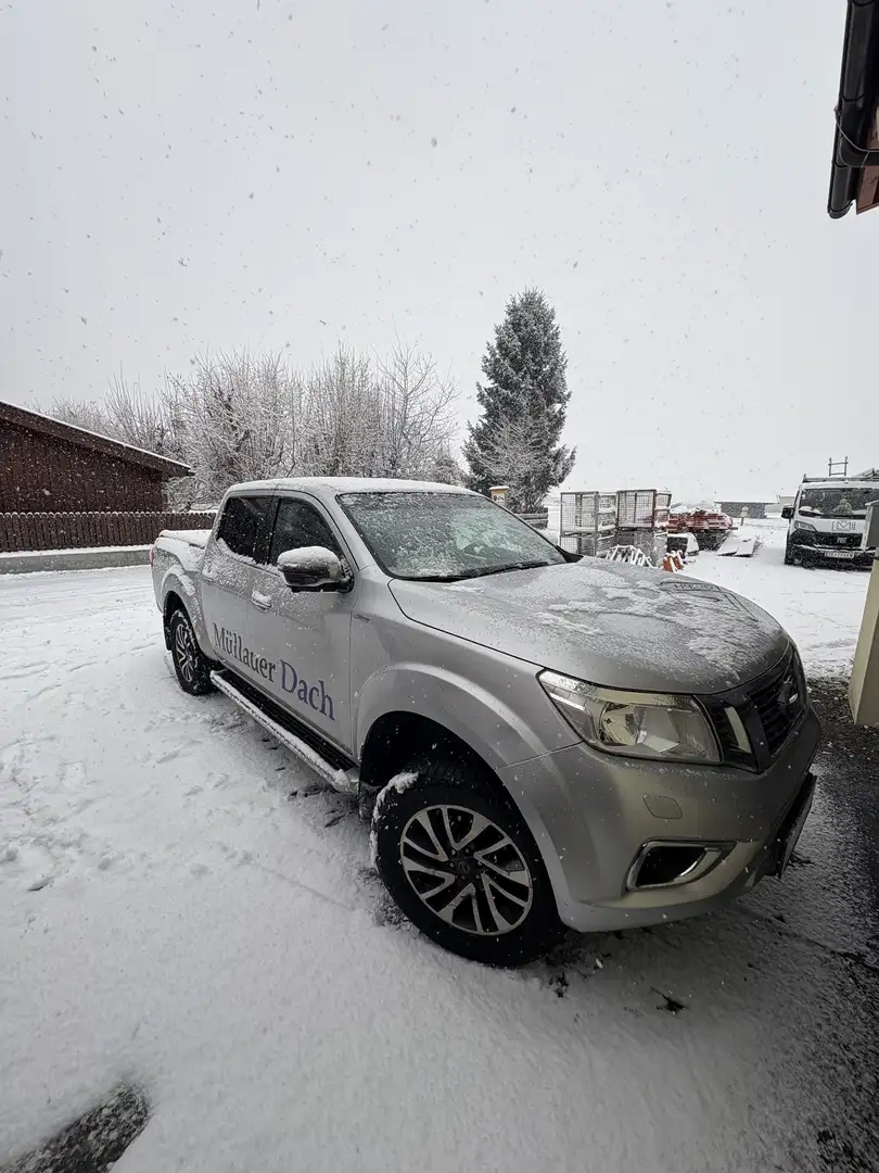 Nissan NP300 Silber - 1